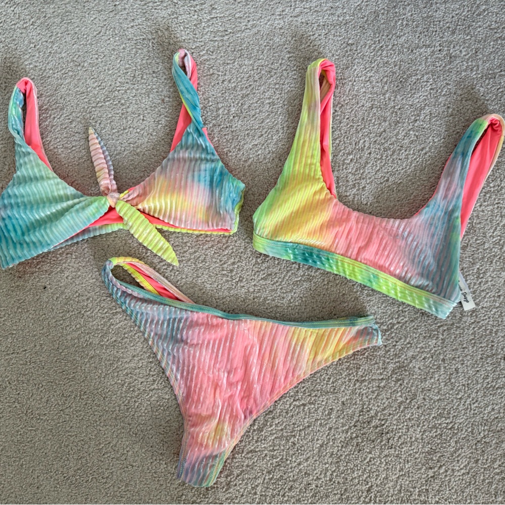 Dippin' Daisy's Pastel Bikini Set (3 pieces)